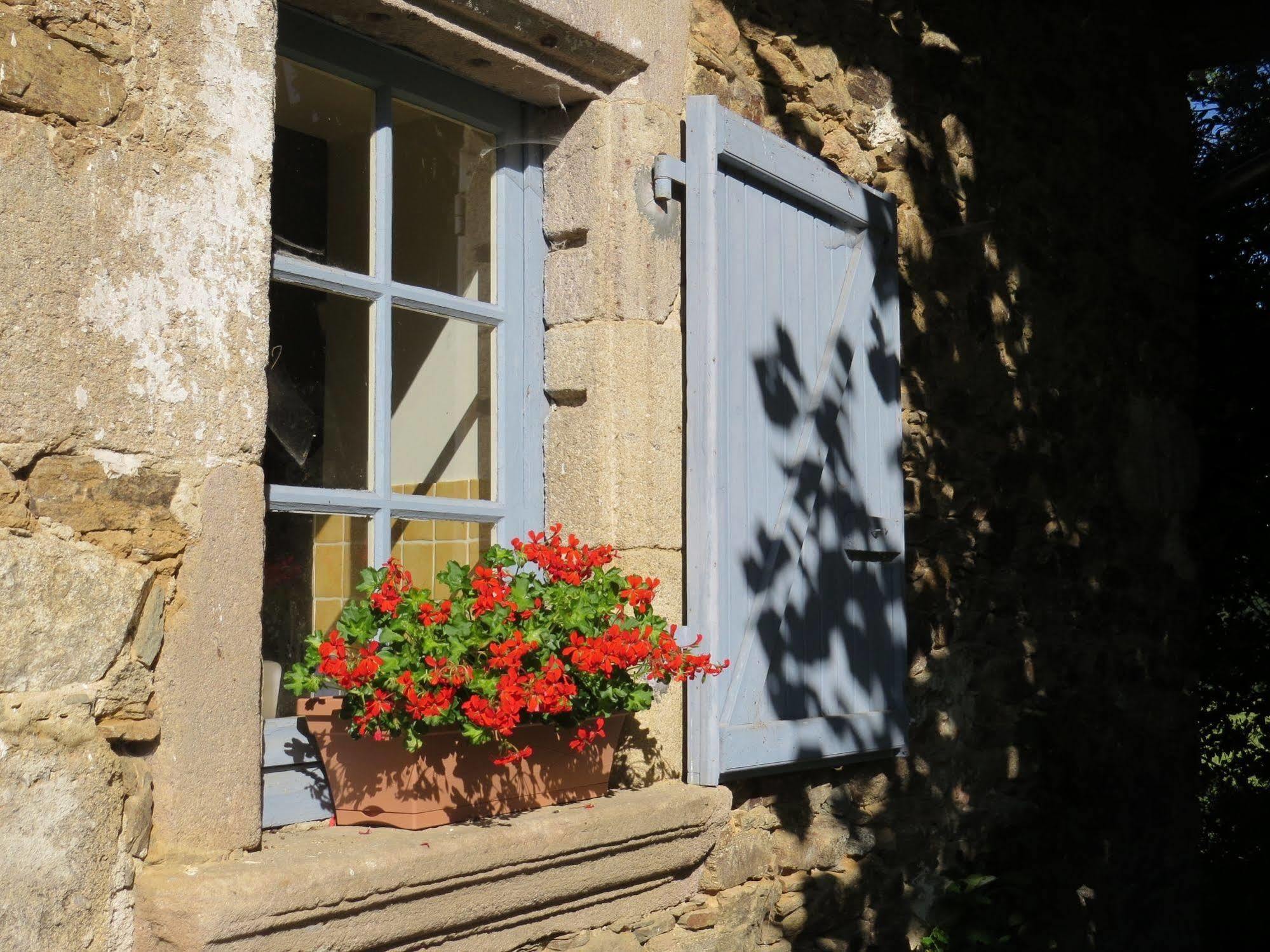 Domaine De La Clauzade Bed & Breakfast Saint-Germain-les-Vergnes Ngoại thất bức ảnh
